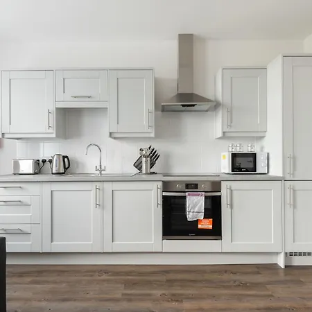 Apartamento Modern 1 Bedroom In With Parking