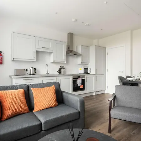 Modern 1 Bedroom In With Parking York