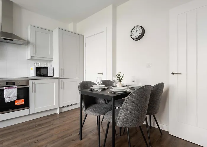 Appartement Modern 1 Bedroom In With Parking *